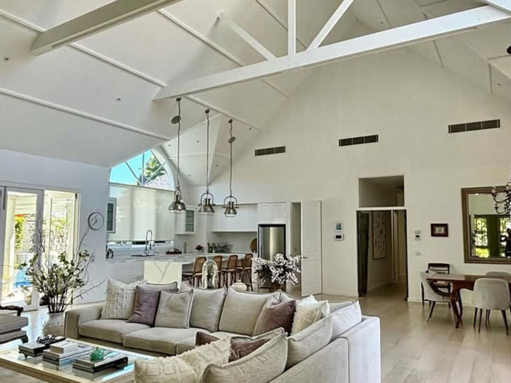 Residential home with ac